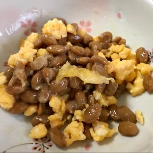 炒り卵と小ねぎの納豆